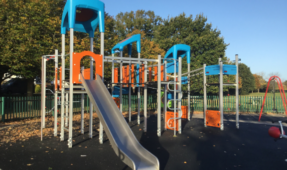Long Ditton rec play equipment